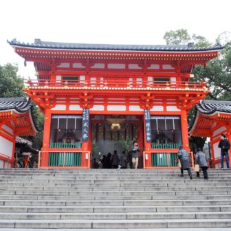 八坂神社の西楼門