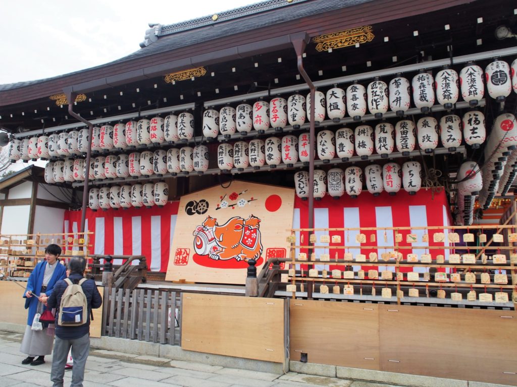 八坂神社の舞殿