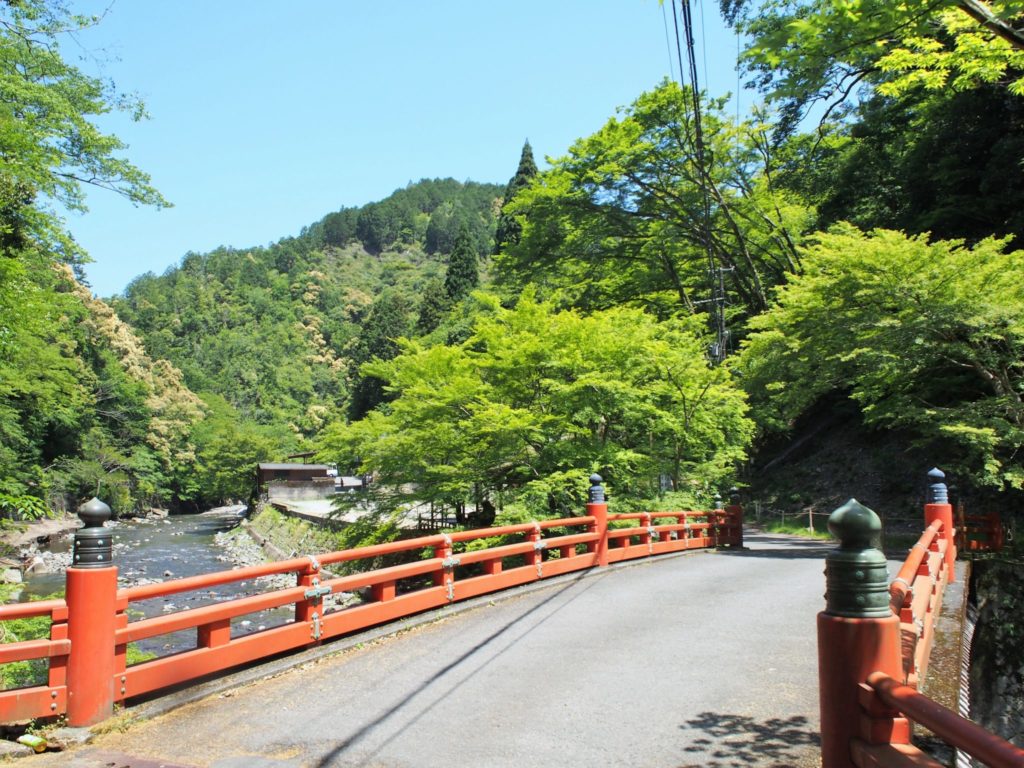 清滝川と高雄橋
