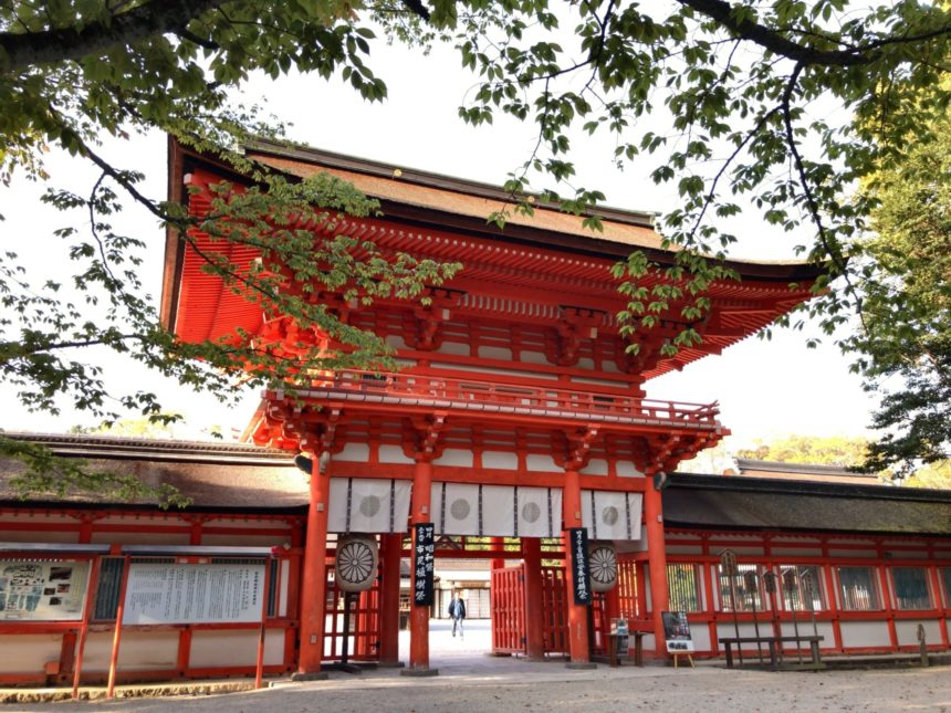 下鴨神社で糺の森のパワーと縁結びと美人祈願を 見どころは 京都ご利益 Com