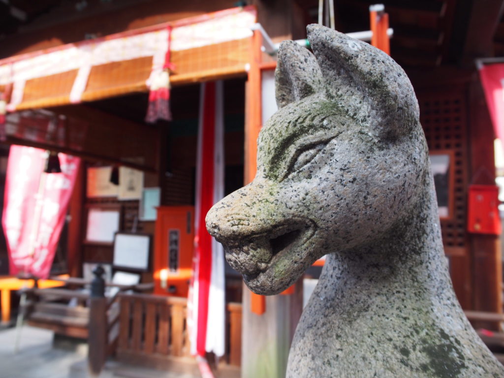 御辰稲荷神社の狛狐
