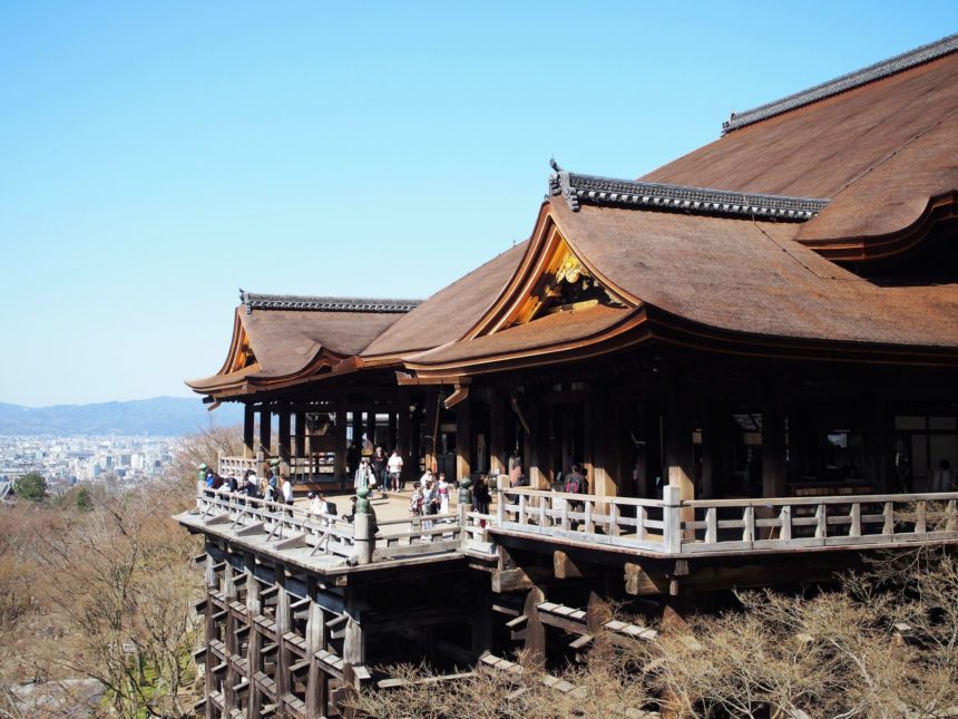 本堂を見る絶景ポイント