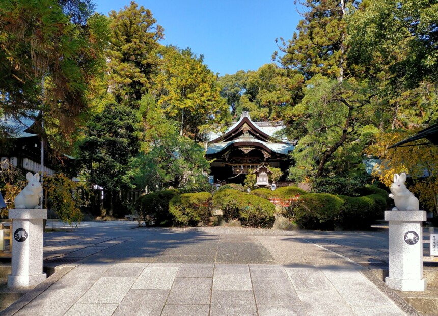 岡﨑神社の第一狛うさぎ